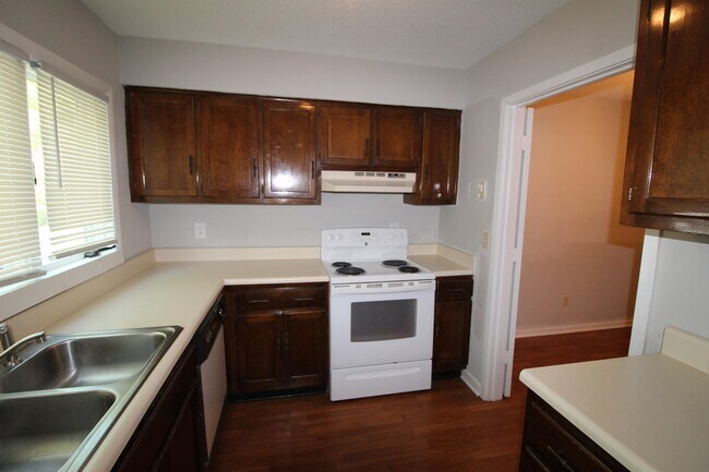 Building Photo - 228 Westbrooke Dr
