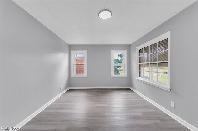 Building Photo - 735 E 256th St