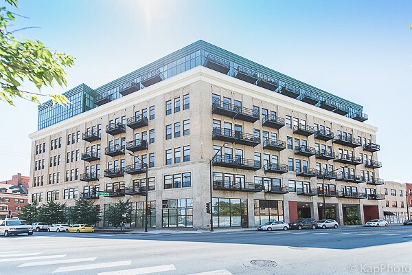 Building Photo - 1645 W Ogden Ave