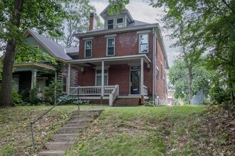 Building Photo - 2091 Summit St