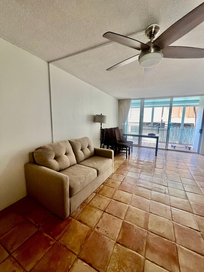 Foto del edificio - 2 Bedroom, 2 Bath Near to Waikiki Beach Sp...