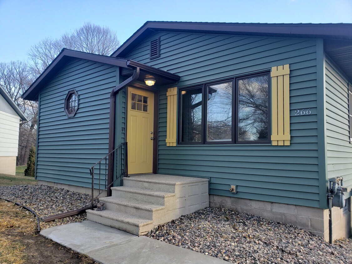 266 Woodland Dr, Owatonna, MN 55060 House Rental in Owatonna, MN