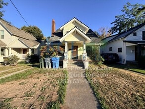 Building Photo - 411 5th Ave NW