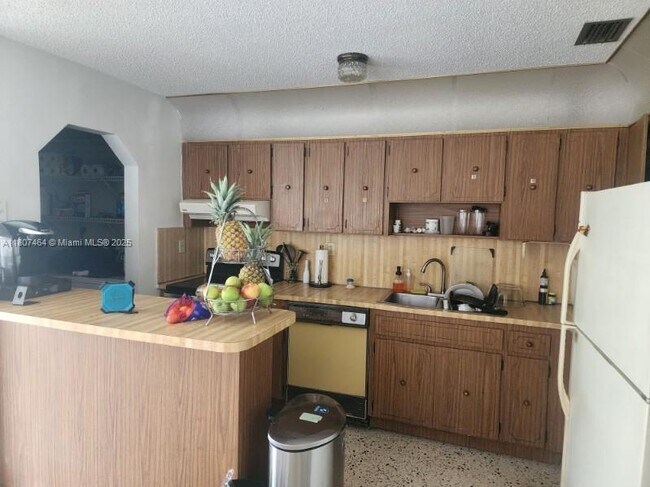 Foto del edificio - 361 Grand Canal Dr