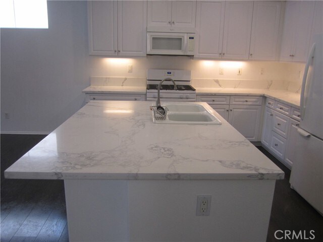 Foto del edificio - 3989 E Heritage Ln