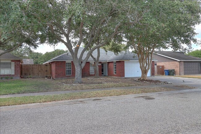 Foto del edificio - 6405 Clairfield - 3/bed 2/bath - $1795/month