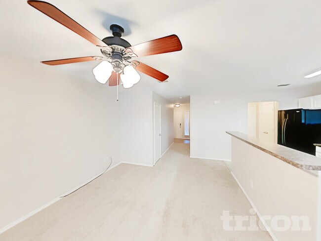 Foto del edificio - 1300 Pine Ln