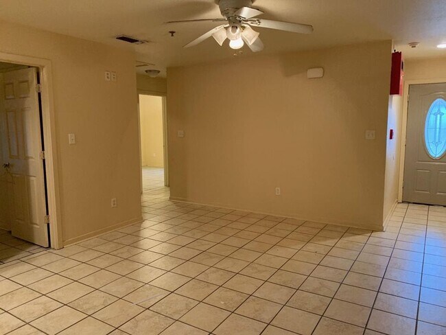 Building Photo - 1011 Rayburn