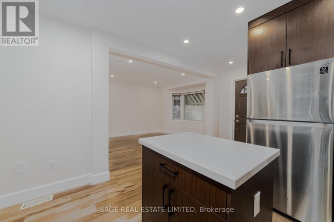 Photo du bâtiment - 146 E 34th St