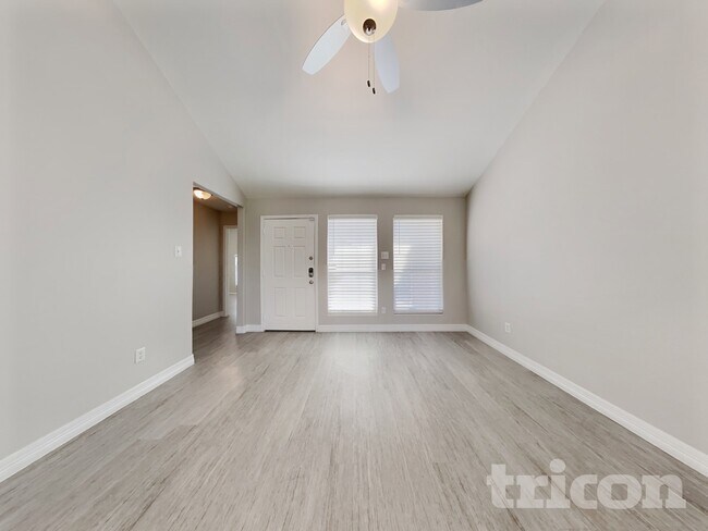 Foto del edificio - 12705 Rio Nueces Ln