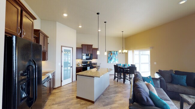 Foto del edificio - Maple Grove Townhomes