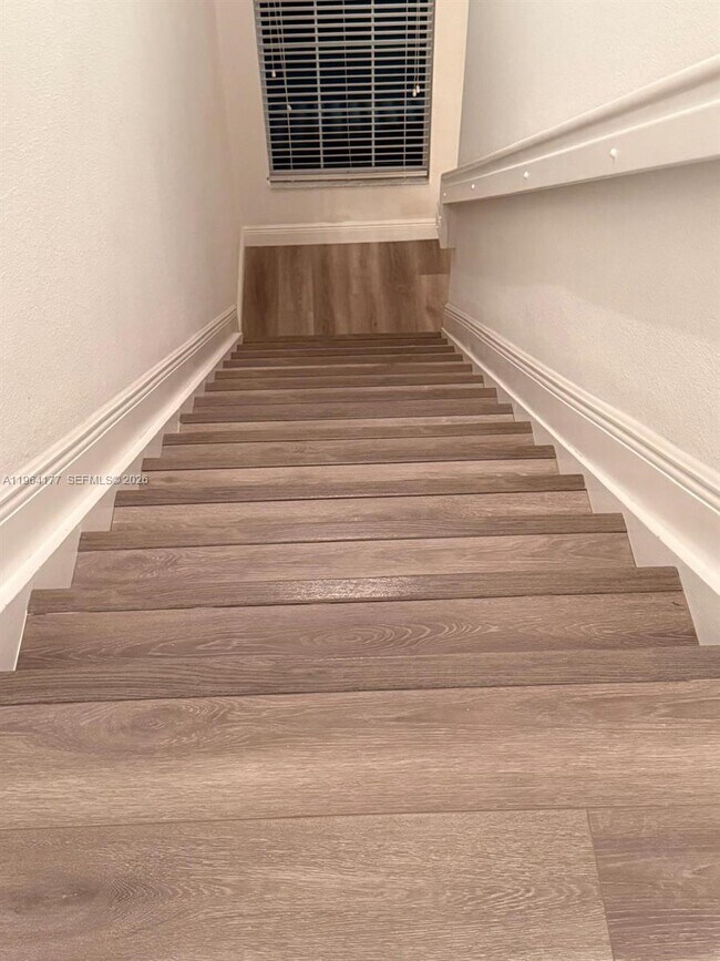 Foto del edificio - 819 SW 147th Ave