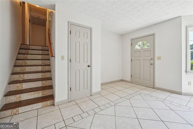 Building Photo - 1532 Daniel Ln