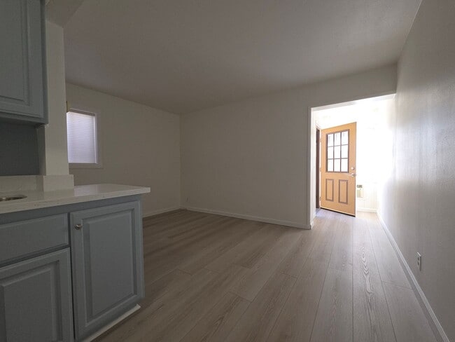 Building Photo - Small Cozy 1 Bedroom 1 Bath in Central Ojai