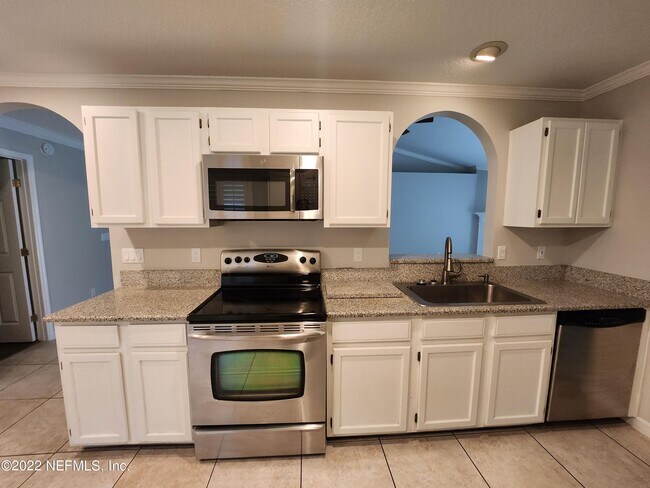 Building Photo - 3715 Sanctuary Way N