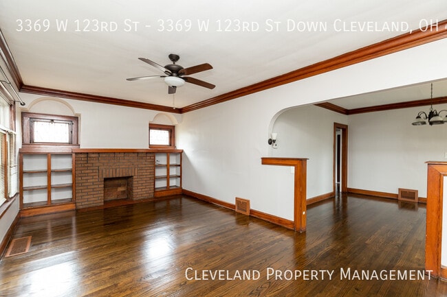Building Photo - Wonderful Westside Duplex