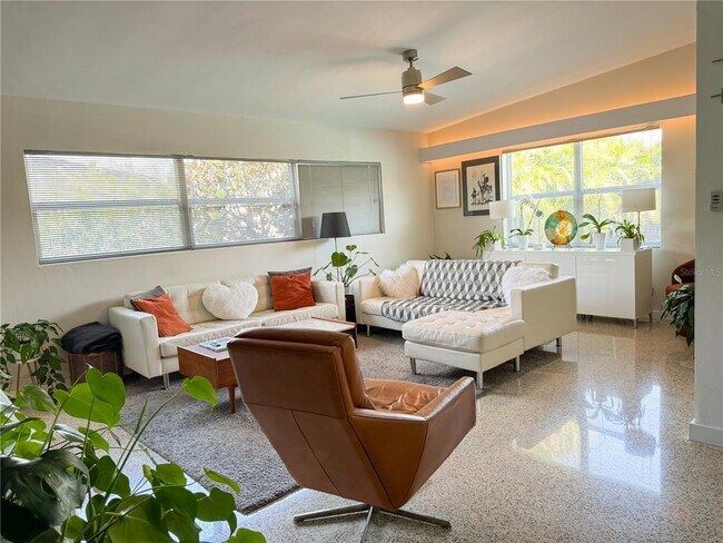 Foto del edificio - 319 Halsey St