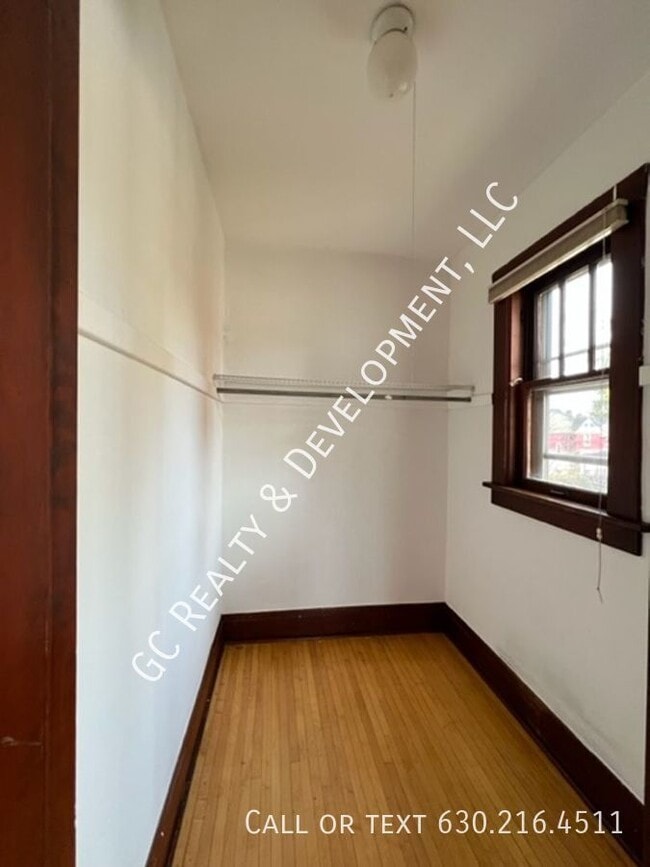 Building Photo - 532 South St