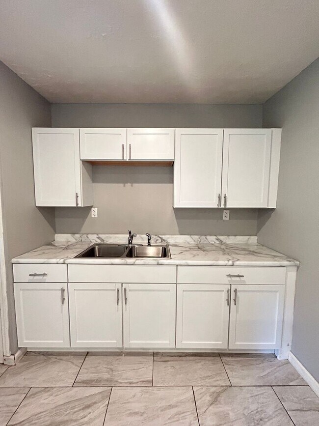 Foto del edificio - Rampart Holdings II Rentals (1101 Bancroft St.)