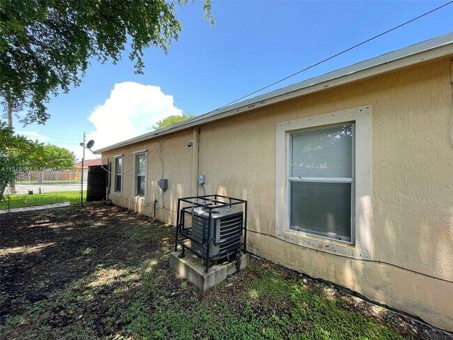 Foto del edificio - 22027 SW 116th Ave