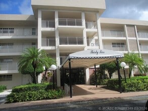 Building Photo - 3151 S Palm Aire Dr