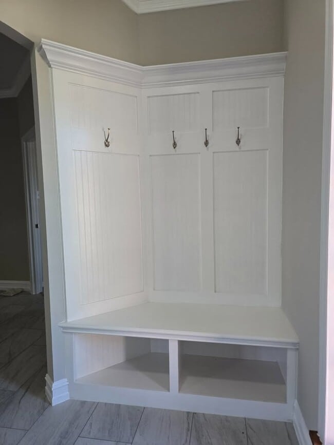 Building Photo - 613 Countryside Dr