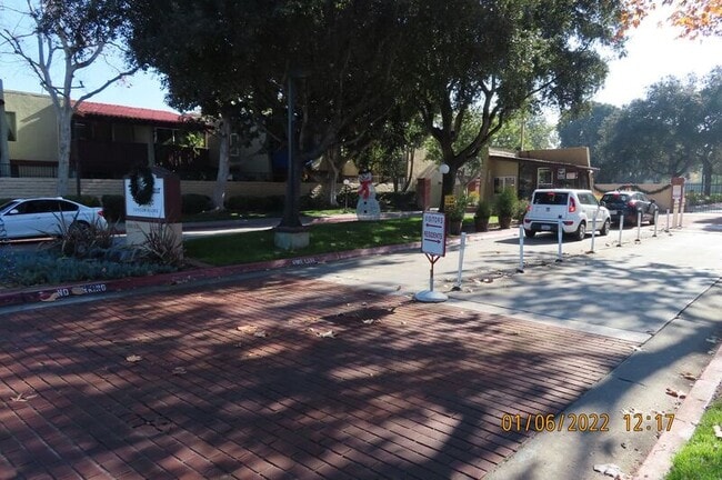 Photo - 1000 MacArthur Blvd House