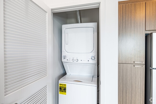 1 habitación, 1 baño - 728 pies cuadrados - Lavandería - Dezi