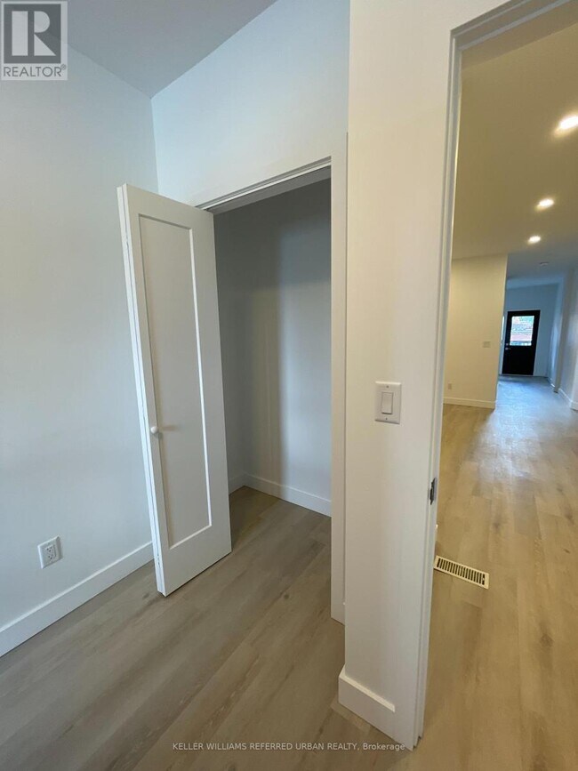 Building Photo - 1821 Davenport Rd