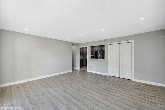 Building Photo - 130 S La Londe Ave