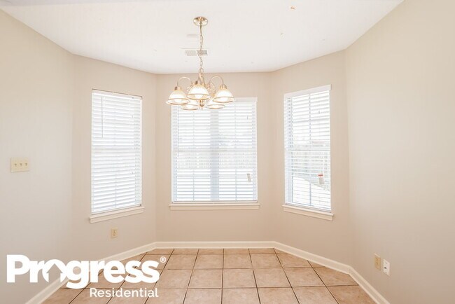Building Photo - 6254 Ravenwood Park Dr N