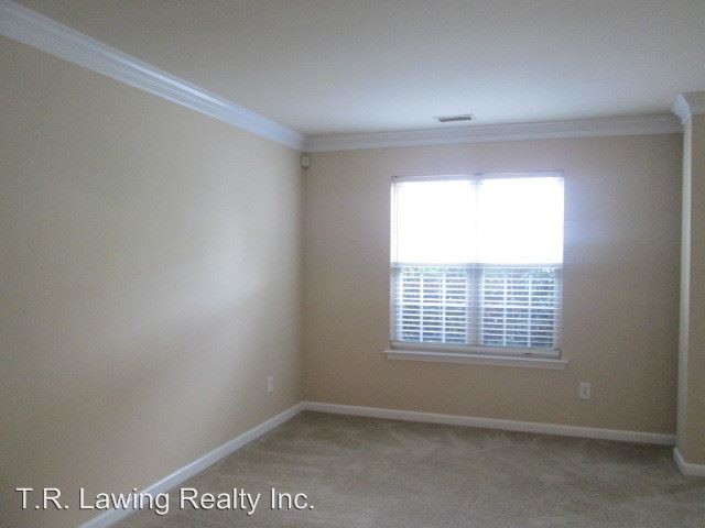 Building Photo - 6123 Forest Pond Dr