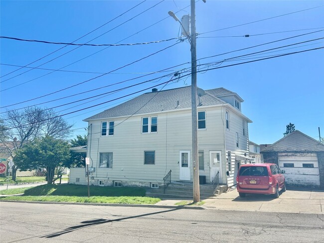 Foto del edificio - 129 N McKinley Ave