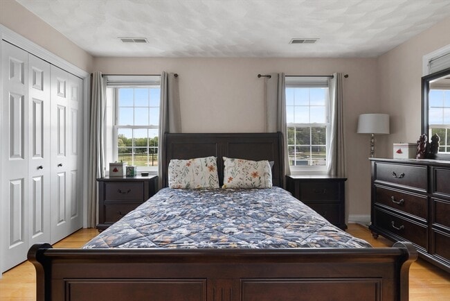 Building Photo - 60 Sylvan St