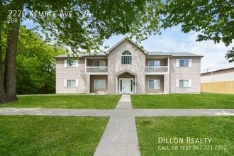 Building Photo - 2220 Kemble Ave