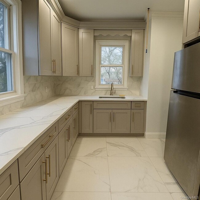 Building Photo - 122 Terrace Ave