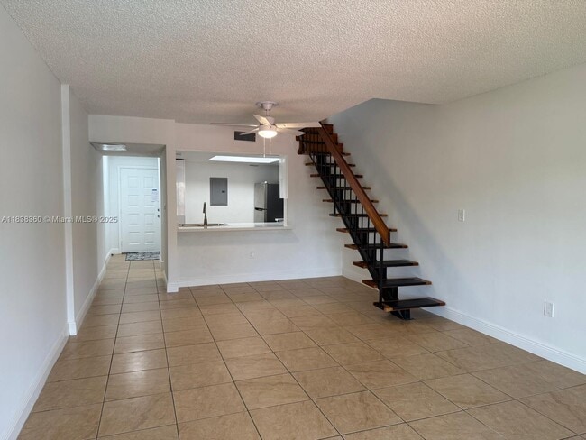 Building Photo - 1121 SW 105th Ave