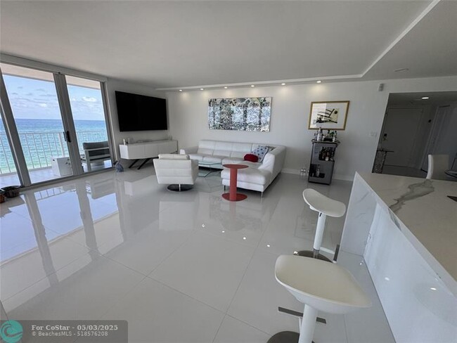 Foto del edificio - 1010 S Ocean Blvd