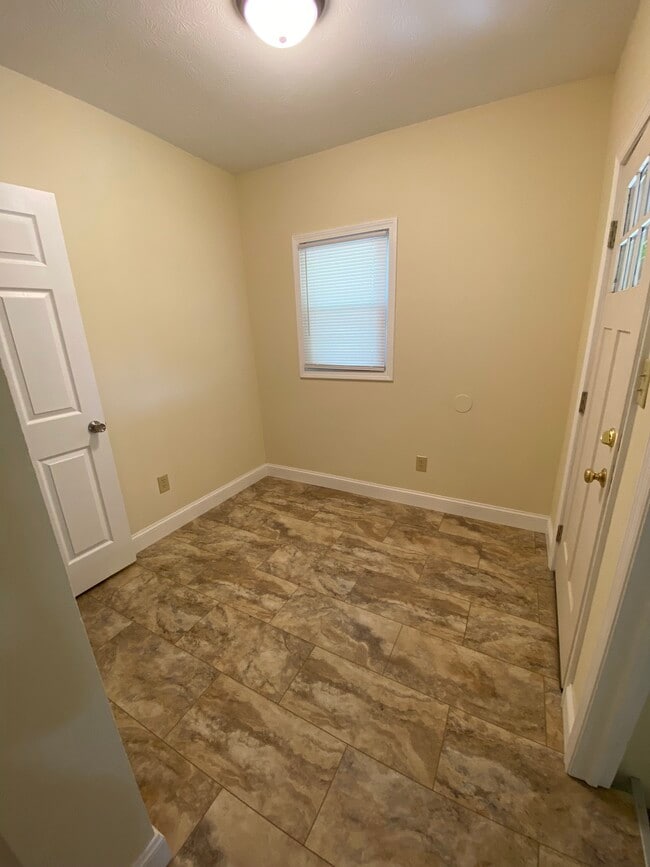 Foto del edificio - 1445 Hunter Ave