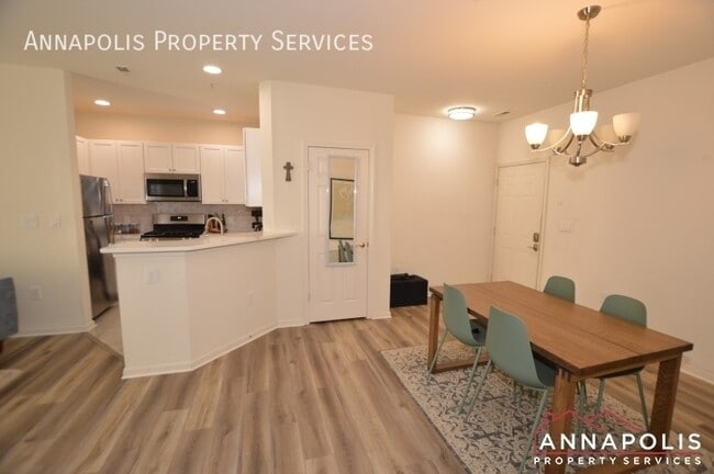 Building Photo - 504 mathias hammond way #101
