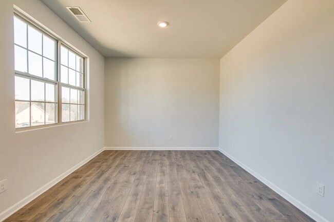 Building Photo - 410 Lauren Ln