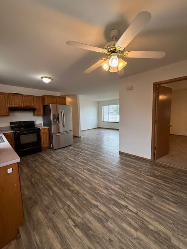 Foto del edificio - Warden 3 bedroom 2 bath w/ carport and fenced yard