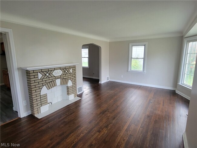 Foto del edificio - 851 E 232nd St