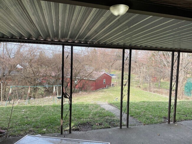 Building Photo - 3 Bedroom/1 1/2 Bath Home In Huber Heights