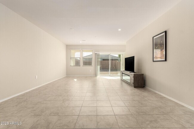 Foto del edificio - 5065 E Emery Rd