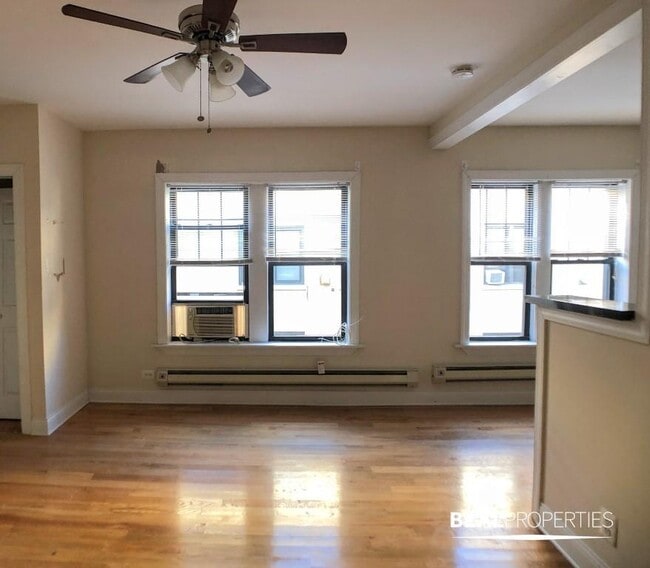 Photo - 0 bedroom in CHICAGO IL 60657 Apartment