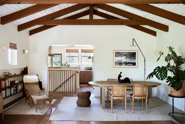 Foto del edificio - 1663 Trestle Glen Rd