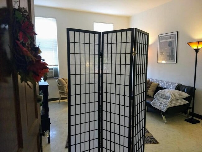 Building Photo - 4205 Virginia, Unit 303