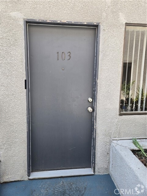 Building Photo - 618 W Dryden St