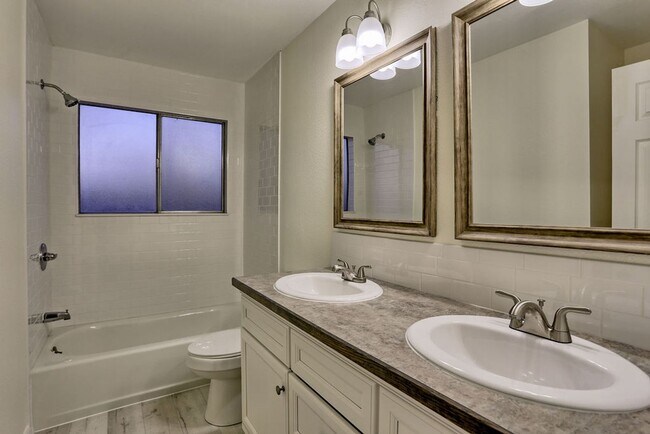 Foto del edificio - Students Welcome!  5 Bedroom home in West Fort Collins